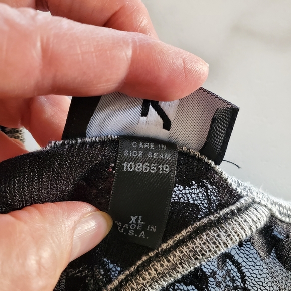 Iz Byer Black Gray Silver Striped Knit Sweater Top Size XL NWOT - Picture 6 of 16
